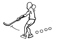 Bild: Schülerin schiesst Ball mit Unihockeystock