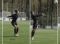 Football – Jeu de tête: Coup de tête après une (courte) course d’élan et saut d’appel sur les deux jambes (après un lancer)