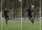 Football – Jeu de tête: Coup de tête avec course d’élan et saut d’appel sur une jambe (après un centre)