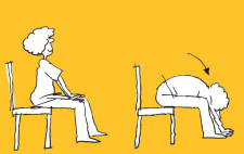 Comic: Ein Kind sitzt auf dem Stuhl und beugt sich nach vorne.