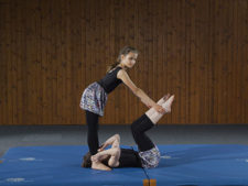 Le cirque à l’école – Acrobatie: Double roue avant
