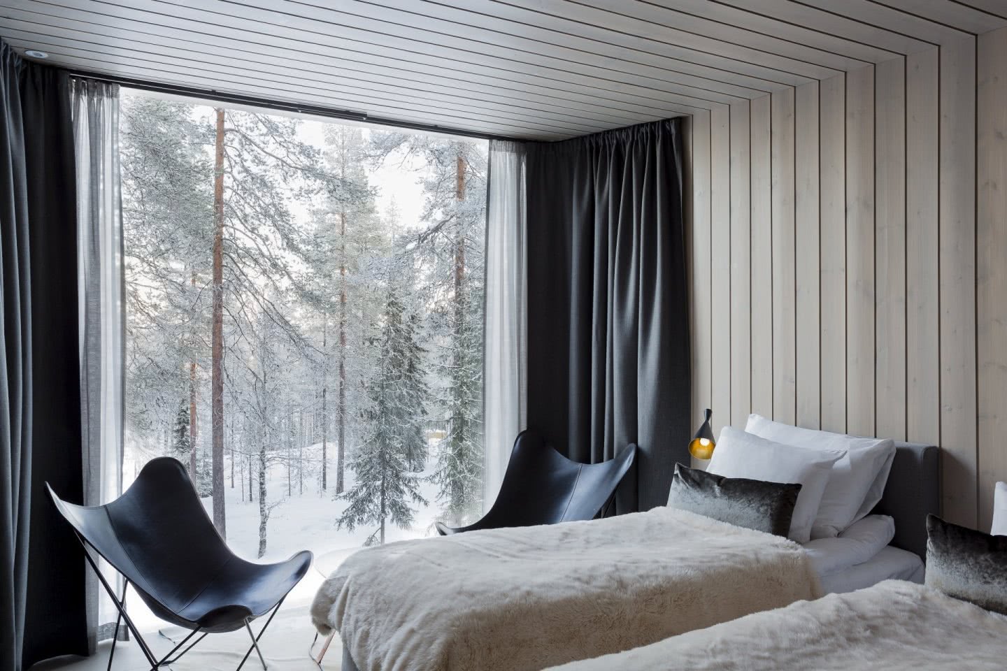 arctic-treehouse-hotel_winter_studio-puisto_photos-marc-goodwin-7.jpg