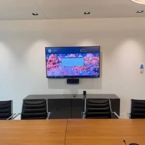 Biamp Parlé TCM-X Deckenmikrofon für optimale Akustik in Meetingräumen.